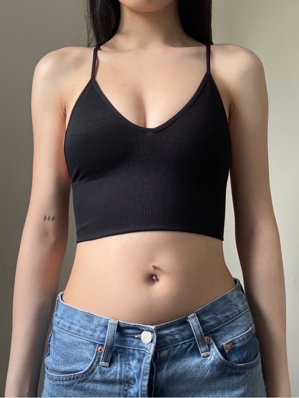TALULA Ribbed V-Neck Crop Top Black Size S EUC